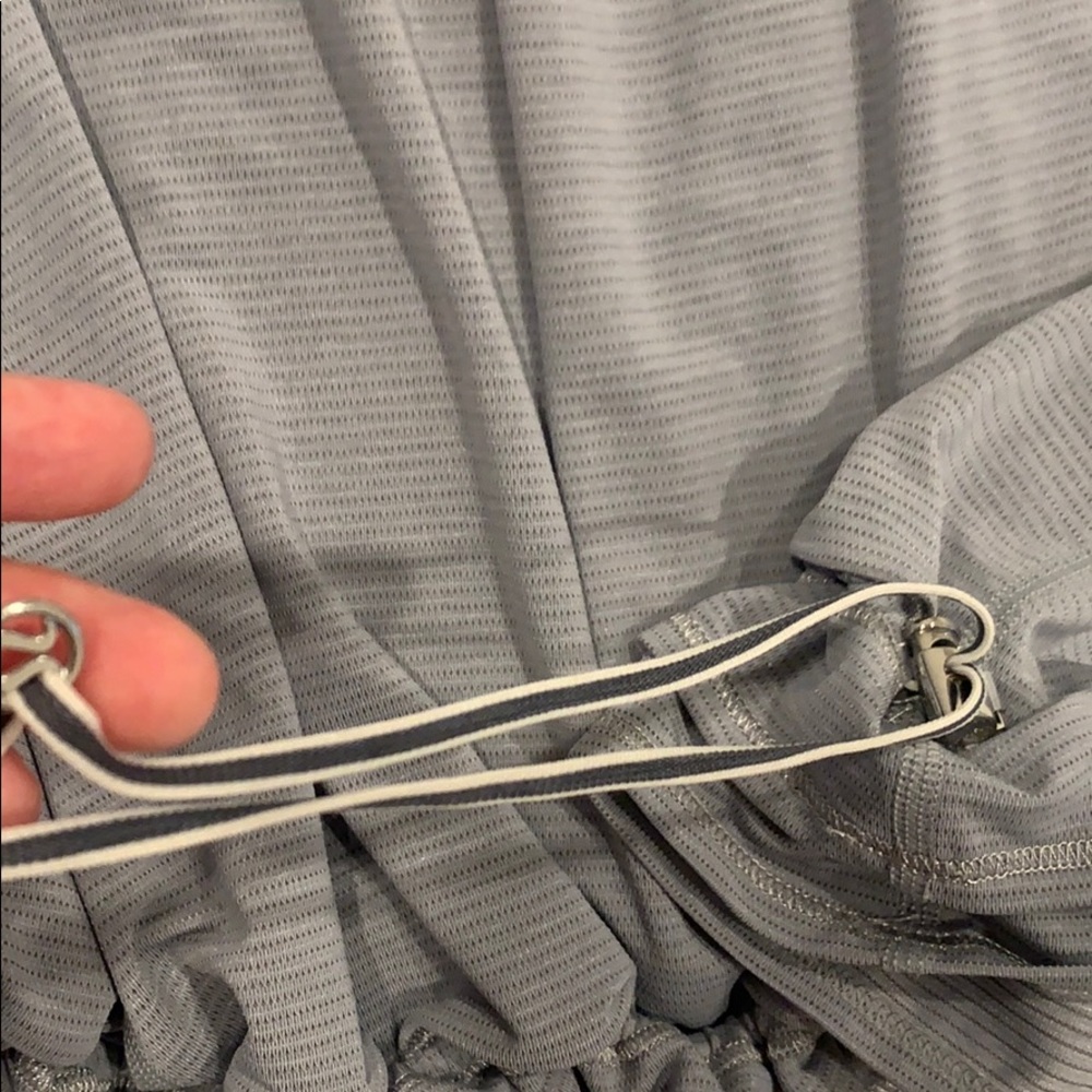 Lululemon workout top - Picture 3 of 4